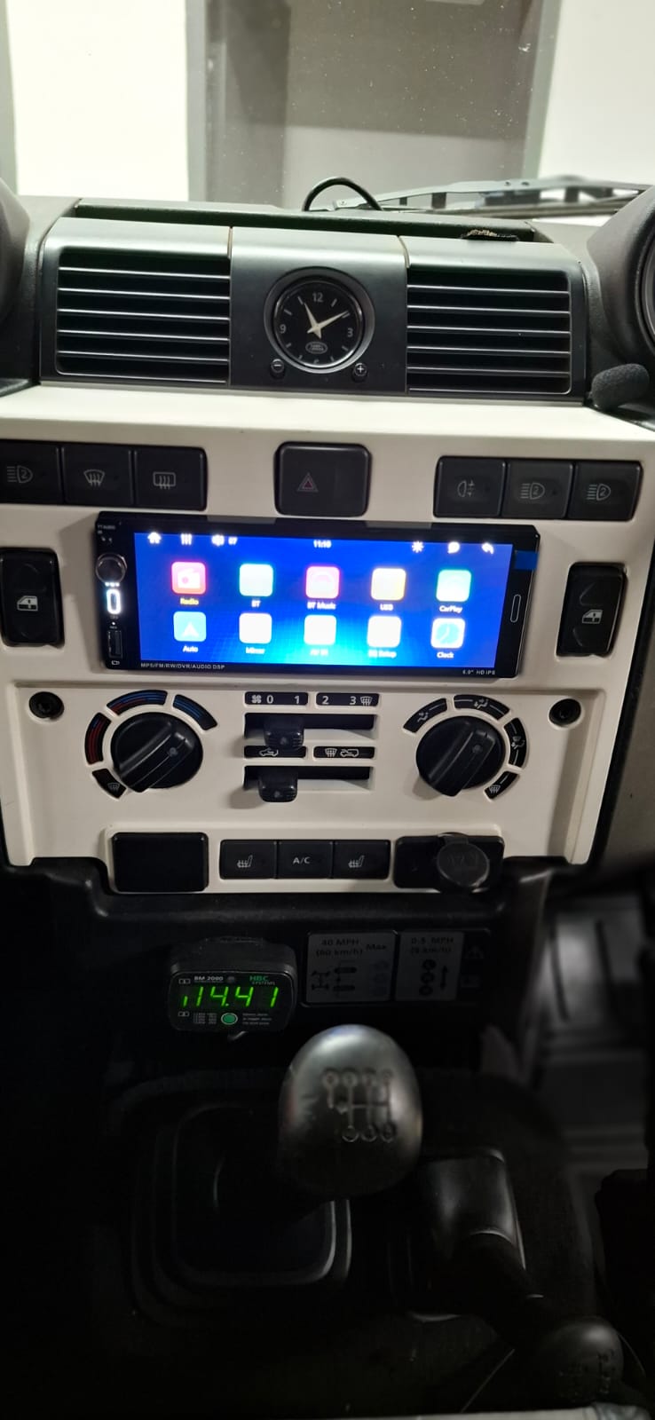 Land Rover Defender 90